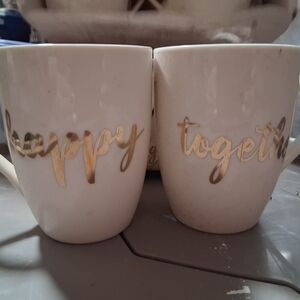Elegant Gold and White Mug Pair